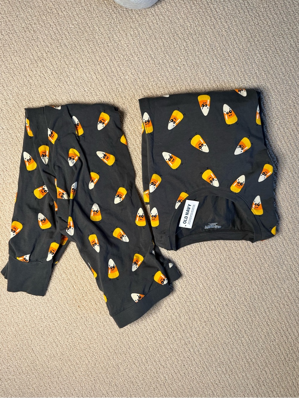 Old Navy Black Candy Corn Print Pajama Set